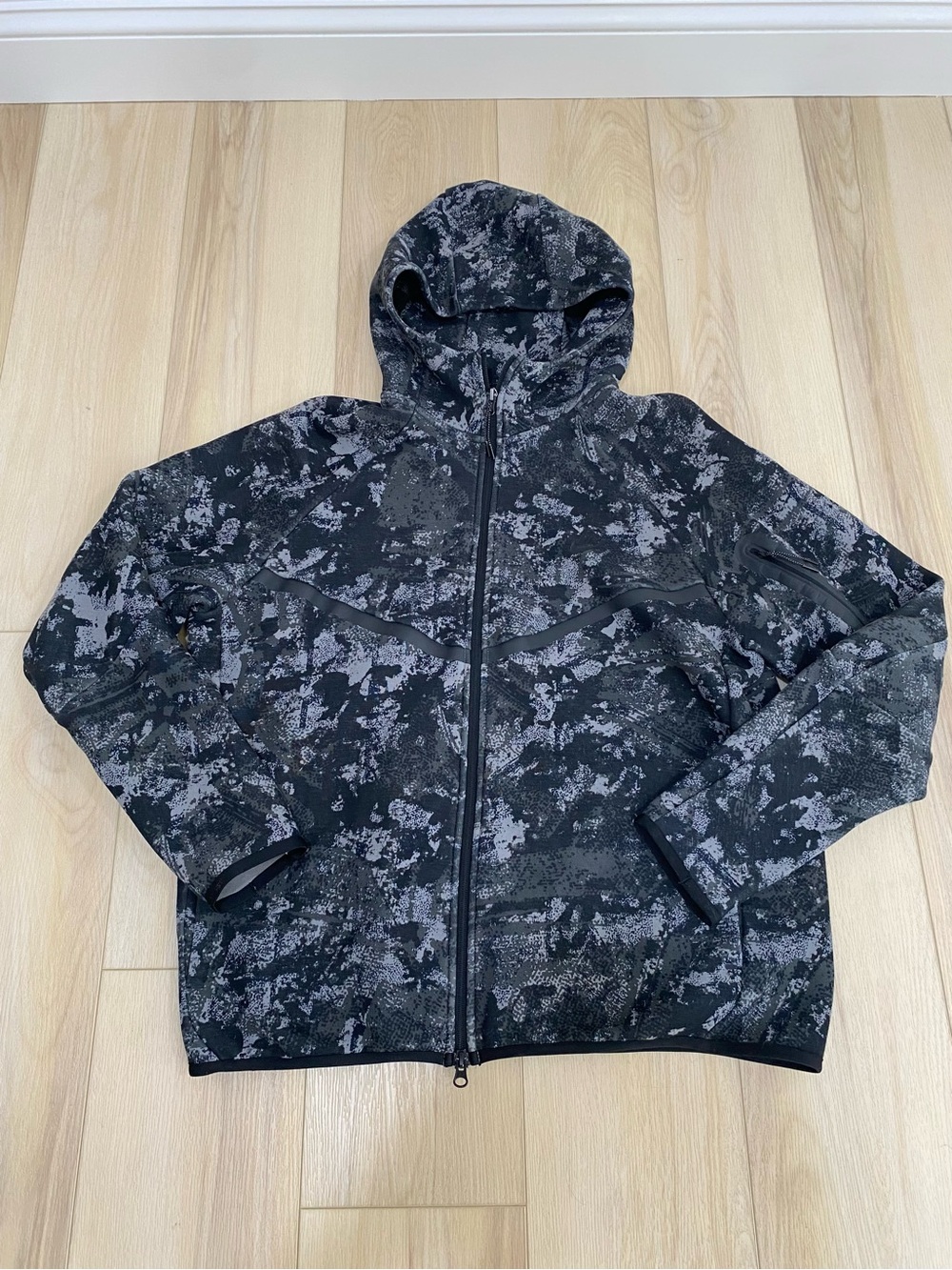 Nike Men’s Tech Fleece Full Zip Hoodie Pocket Black Gray Camo Size XL HV5055-060